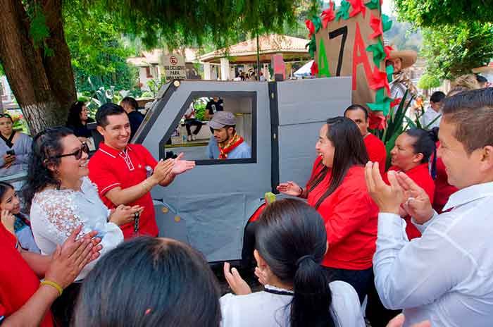 Gran_desfile en_Temascaltepec_por_el_113_Aniversario_de_la_Revolución_Mexicana _3.jpg